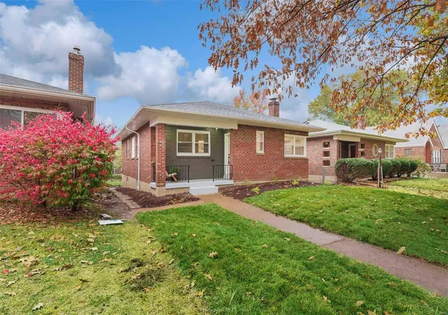 Photo 2 of Sale Pending at 5646 Winona Ave, Saint Louis, MO 63109 | MLS# 24071123 | Listing updated on 2024-11-22