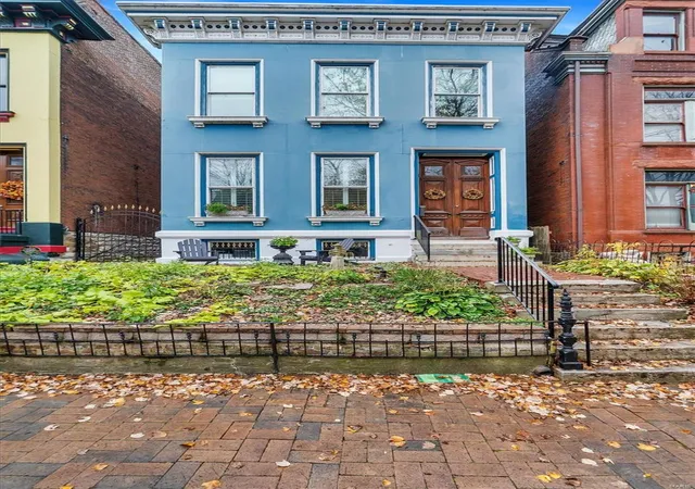 Photo 1 of Single family home for sale at 1826 Lasalle St, Saint Louis, MO 63104 | MLS# 24071181 | Listing updated on 2024-11-25