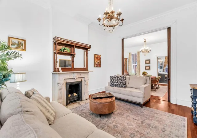 Photo 4 of Single family home for sale at 1826 Lasalle St, Saint Louis, MO 63104 | MLS# 24071181 | Listing updated on 2024-11-25
