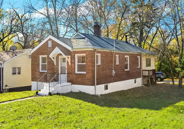 Photo 2 of Single family home for sale at 10197 Green Valley Dr, Saint Louis, MO 63136 | MLS# 24071212 | Listing updated on 2024-12-16