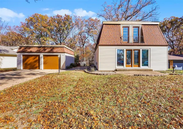 Photo 1 of Sale Pending at 15 St Malo Ct, Lake Saint Louis, MO 63367 | MLS# 24071224 | Listing updated on 2024-11-25
