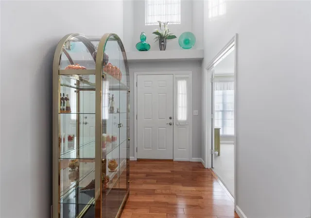 Photo 2 of Sale Pending at 103 Tori Pines Dr, Saint Louis, MO 63129 | MLS# 24071280 | Listing updated on 2024-11-17
