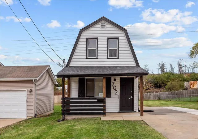 Photo 1 of Sale Pending at 7021 Robbins Ave, Saint Louis, MO 63133 | MLS# 24071299 | Listing updated on 2024-11-27
