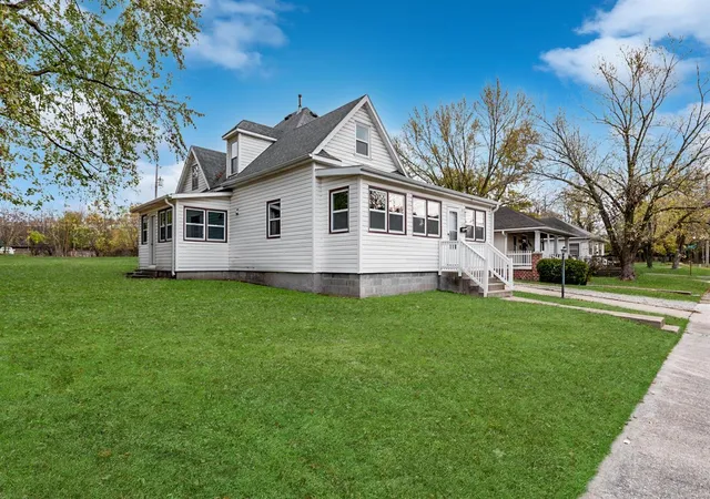 Photo 1 of Single family home for sale at 1309 Watson Ave, Moberly, MO 65270 | MLS# 24071328 | Listing updated on 2024-12-13
