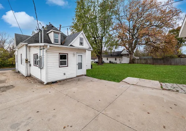 Photo 2 of Single family home for sale at 1309 Watson Ave, Moberly, MO 65270 | MLS# 24071328 | Listing updated on 2024-12-13
