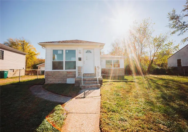 Photo 1 of Single family home for sale at 712 N 87th St, East Saint Louis, IL 62203 | MLS# 24071350 | Listing updated on 2024-12-02