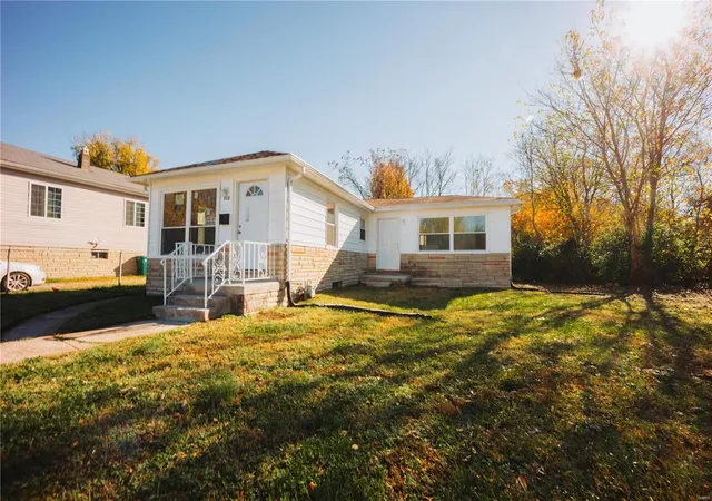 Photo 2 of Single family home for sale at 712 N 87th St, East Saint Louis, IL 62203 | MLS# 24071350 | Listing updated on 2024-12-02