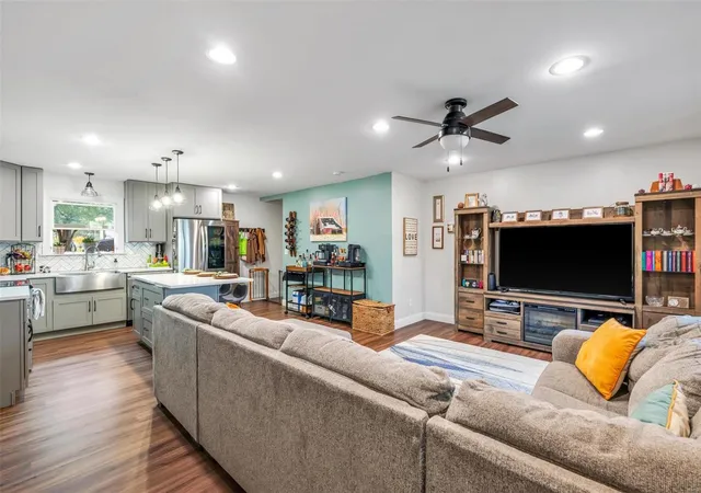 Photo 3 of Sale Pending at 48 Connie Dr, Saint Charles, MO 63301 | MLS# 24071377 | Listing updated on 2024-11-22