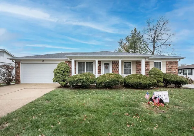 Photo 1 of Single family home for sale at 10 Lemon Tree Dr, Saint Peters, MO 63376 | MLS# 24071405 | Listing updated on 2024-12-18