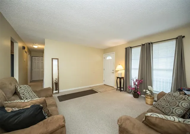 Photo 3 of Single family home for sale at 10 Lemon Tree Dr, Saint Peters, MO 63376 | MLS# 24071405 | Listing updated on 2024-12-18