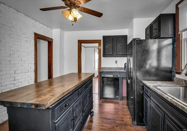 Photo 4 of Single family home for sale at 225 N 9th Street, Saint Charles, MO 63301 | MLS# 24071419 | Listing updated on 2024-12-02