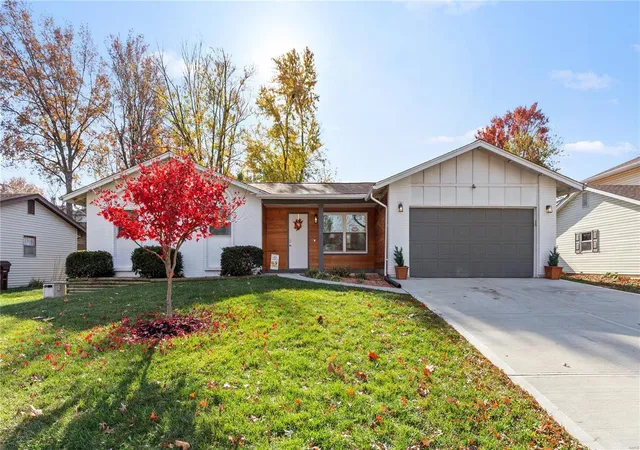 Photo 2 of Sale Pending at 8 Heather Dr, Saint Peters, MO 63376 | MLS# 24071494 | Listing updated on 2024-12-08