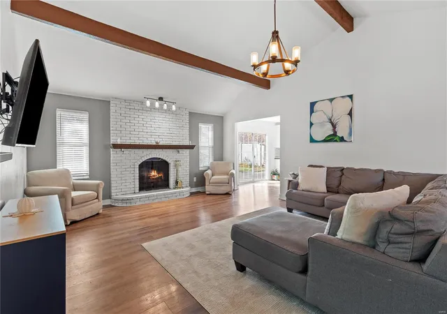 Photo 3 of Sale Pending at 8 Heather Dr, Saint Peters, MO 63376 | MLS# 24071494 | Listing updated on 2024-12-08