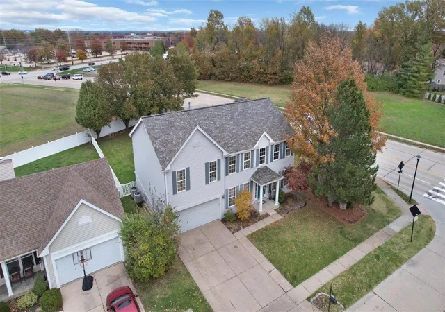 Photo 3 of Sale Pending at 101 Abington Dr, Saint Peters, MO 63376 | MLS# 24071511 | Listing updated on 2025-03-08