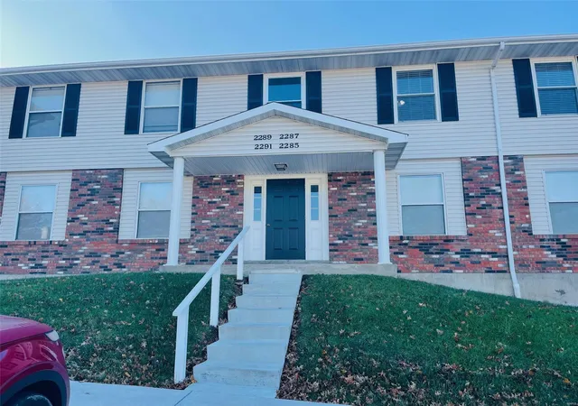 Photo 1 of Sale Pending at 2287 Highland Hill Dr #D, Saint Peters, MO 63376 | MLS# 24071529 | Listing updated on 2024-11-25