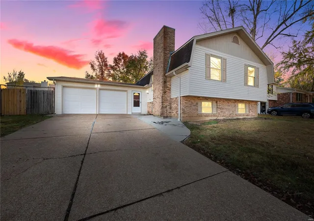 Photo 1 of Single family home for sale at 7 Claim Jumper Ct, Saint Peters, MO 63376 | MLS# 24071586 | Listing updated on 2024-11-21