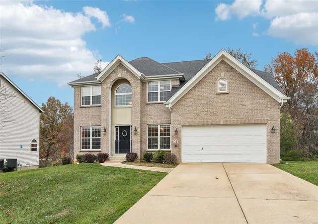 3rd image of 213 Magnolia Trace Dr, Ballwin, MO 63021 | MLS# 24071602