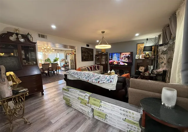3rd image of 2501 Hackman Dr, Saint Louis, MO 63136 | MLS# 24071621
