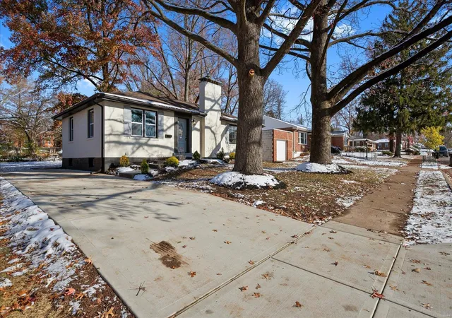 Photo 2 of Sale Pending at 8221 Appleton Dr, Saint Louis, MO 63132 | MLS# 24071638 | Listing updated on 2024-12-09