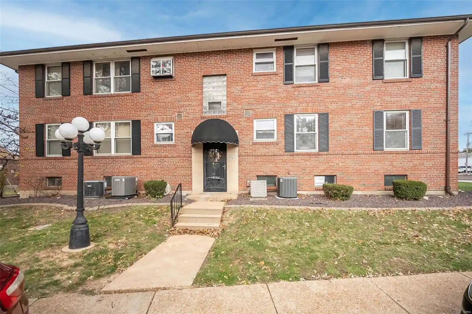 Listing Photo 2 - Condo for sale in 4721 Jamieson Ave located at 4721 Jamieson Ave, St. Louis, MO 63109 - Unit 4721 Jamieson Ave