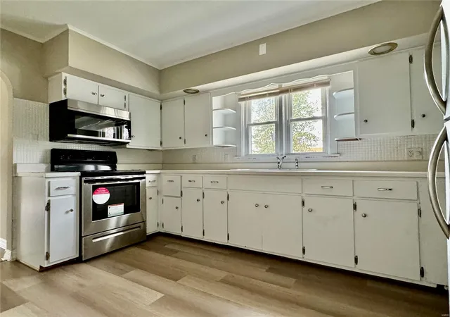 Photo 3 of Single family home for sale at 1101 E 4Th St, Centralia, IL 62801 | MLS# 24071781 | Listing updated on 2024-12-11