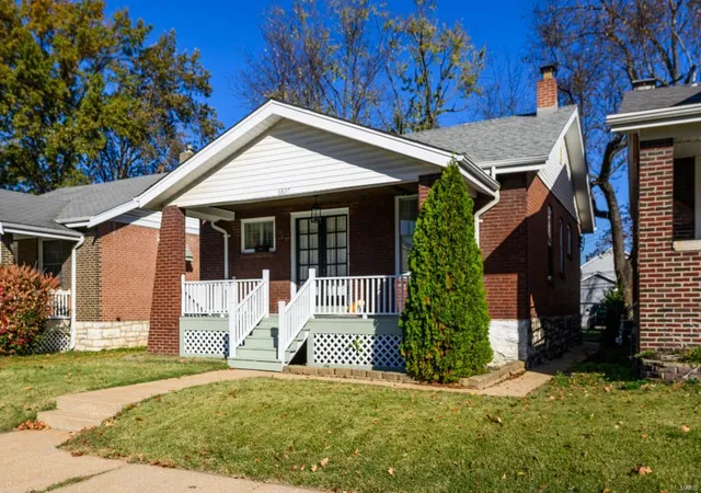 Photo 1 of Sale Pending at 6827 Marquette Ave, Saint Louis, MO 63139 | MLS# 24071791 | Listing updated on 2024-12-17
