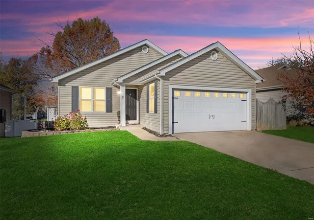 Photo 1 of Sale Pending at 11 Queensboro Dr, Saint Peters, MO 63376 | MLS# 24071841 | Listing updated on 2024-12-15