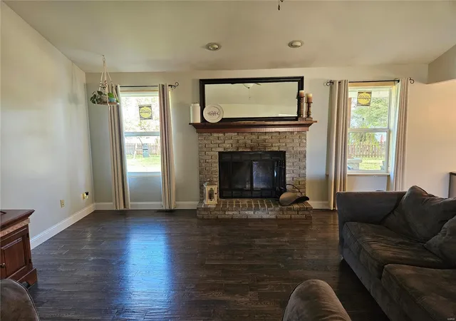 Photo 2 of Sale Pending at 203 Grasslands Ct N, Saint Peters, MO 63376 | MLS# 24071891 | Listing updated on 2024-12-07