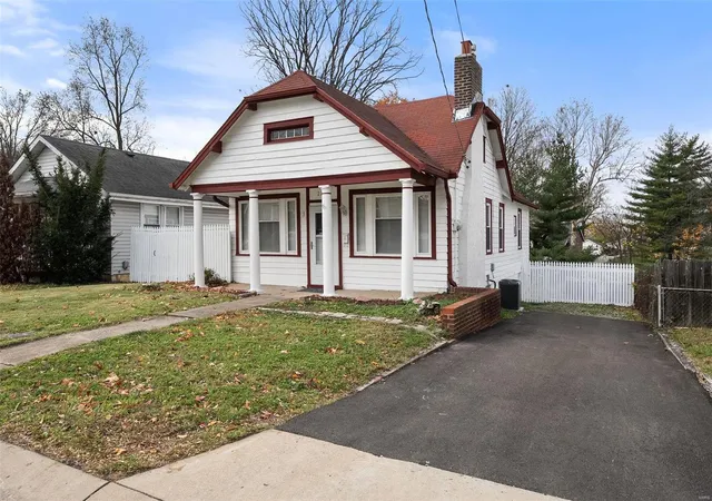 Photo 2 of Single family home for sale at 2145 Penfield Ave, Saint Louis, MO 63114 | MLS# 24071930 | Listing updated on 2024-12-08