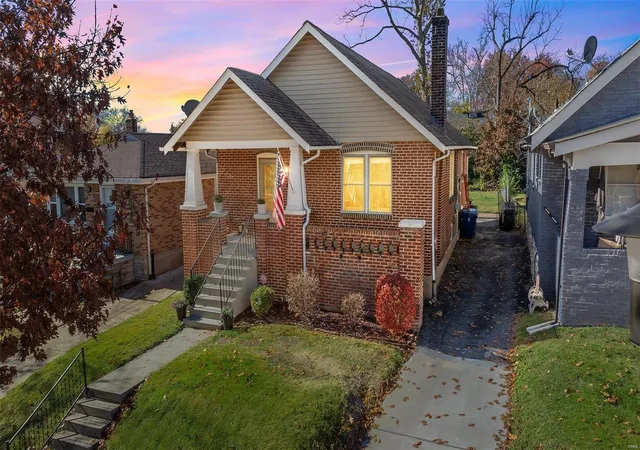 Photo 1 of Sale Pending at 1505 Collins Ave, Saint Louis, MO 63117 | MLS# 24072019 | Listing updated on 2024-12-06