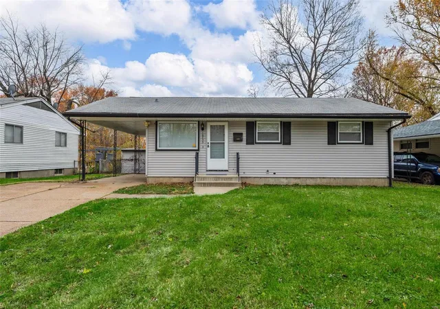 Photo 1 of Sale Pending at 10733 Spring Garden Dr, Saint Louis, MO 63137 | MLS# 24072094 | Listing updated on 2024-11-30