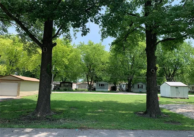 Homes for sale in O'fallon, IL | 114 & 116 Saint Ellen Dr, O'fallon, IL 62269 | MLS# 24072100