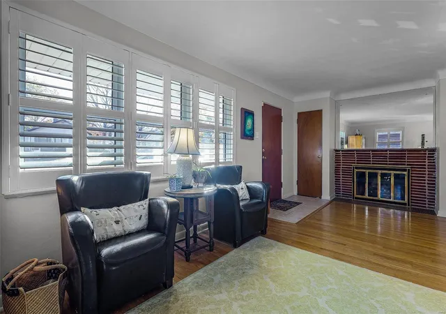 Photo 3 of Single family home for sale at 1041 Martha Ln, Saint Louis, MO 63119 | MLS# 24072109 | Listing updated on 2024-12-11