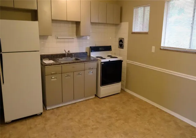 Photo 4 of Multi family home for sale at 212 Lark Ave, Saint Louis, MO 63125 | MLS# 24072112 | Listing updated on 2024-11-25
