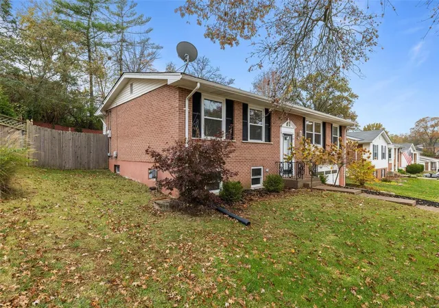 Photo 3 of Sale Pending at 7222 Forestate Dr, Saint Louis, MO 63123 | MLS# 24072135 | Listing updated on 2024-12-16