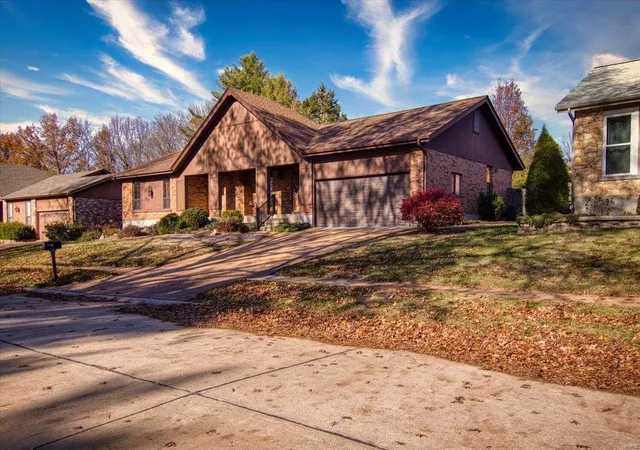 Photo 3 of Sale Pending at 4623 Misty Trail Ln, Saint Louis, MO 63128 | MLS# 24072157 | Listing updated on 2024-12-05