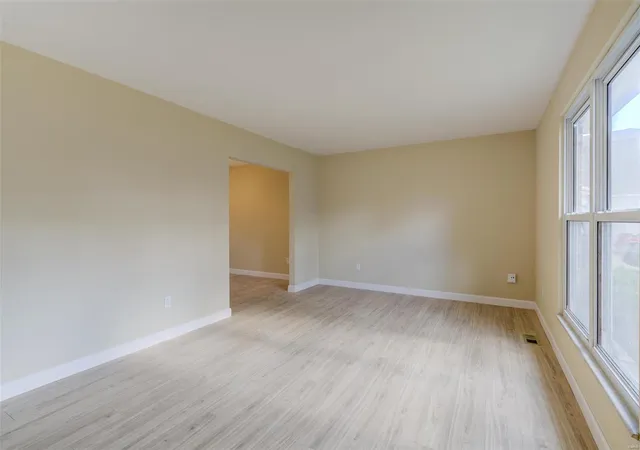 Photo 3 of Single family home for sale at 3 Silver City Ct, Saint Peters, MO 63376 | MLS# 24072162 | Listing updated on 2024-12-17