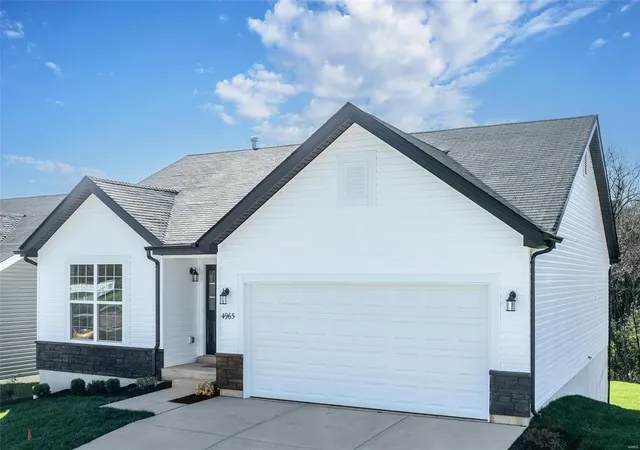 Photo 2 of Single family home for sale at 4965 Knotty Alder Dr, Imperial, MO 63052 | MLS# 24072223 | Listing updated on 2024-12-03