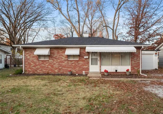 Photo 1 of Single family home for sale at 4119 N Park Dr, Belleville, IL 62226 | MLS# 24072260 | Listing updated on 2025-03-06