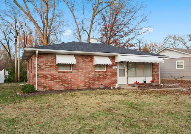Photo 2 of Single family home for sale at 4119 N Park Dr, Belleville, IL 62226 | MLS# 24072260 | Listing updated on 2025-03-06
