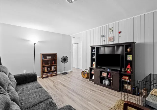 Photo 3 of Single family home for sale at 4119 N Park Dr, Belleville, IL 62226 | MLS# 24072260 | Listing updated on 2025-03-06