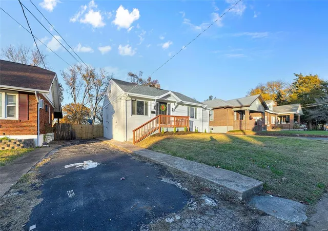Photo 3 of Sale Pending at 9011 Windom Ave, Saint Louis, MO 63114 | MLS# 24072267 | Listing updated on 2024-12-01