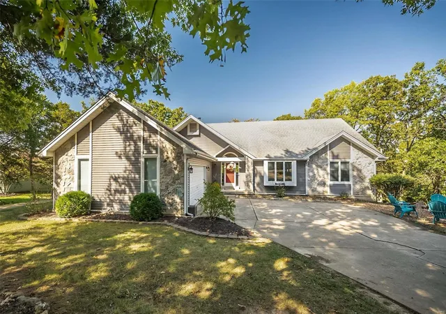 Photo 1 of Single family home for sale at 892 Silver Fox Ridge Dr, Wright City, MO 63390 | MLS# 24072366 | Listing updated on 2025-03-07