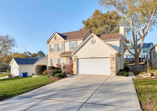 Photo 2 of Sale Pending at 4019 French Oak Ln, Saint Charles, MO 63304 | MLS# 24072386 | Listing updated on 2025-03-19