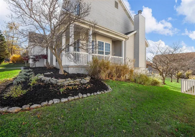 Photo 3 of Sale Pending at 11 Savannah Hill Dr, Saint Peters, MO 63376 | MLS# 24072444 | Listing updated on 2024-12-18