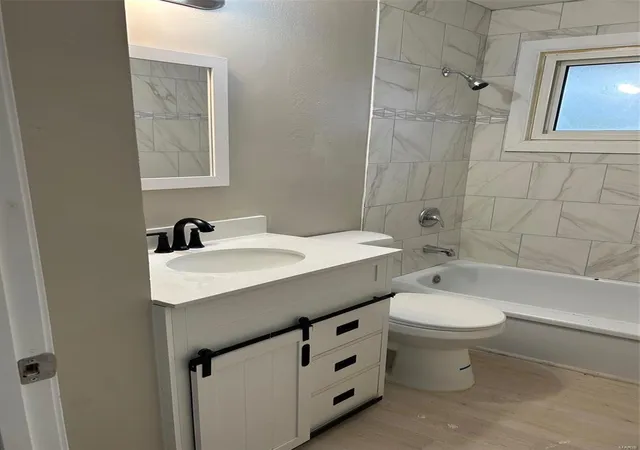 Photo 3 of Single family home for sale at 5555 Holborn Dr, Saint Louis, MO 63121 | MLS# 24072446 | Listing updated on 2024-12-01