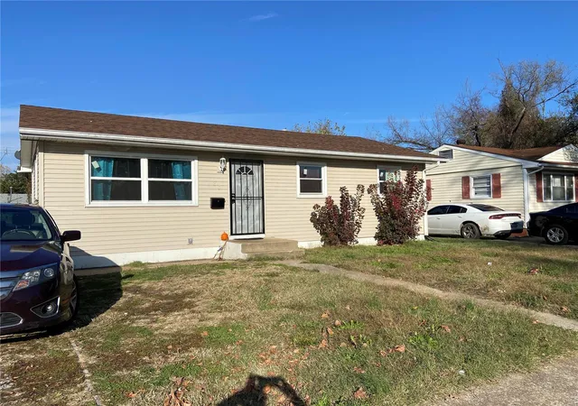 Photo 1 of Single family home for sale at 23 School St, East Saint Louis, IL 62206 | MLS# 24072468 | Listing updated on 2024-12-10