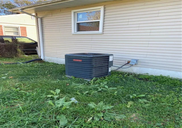 Photo 4 of Single family home for sale at 23 School St, East Saint Louis, IL 62206 | MLS# 24072468 | Listing updated on 2024-12-10