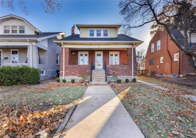 Photo 1 of Single family home for sale at 7206 Lindell Blvd, Saint Louis, MO 63130 | MLS# 24072525 | Listing updated on 2024-12-15