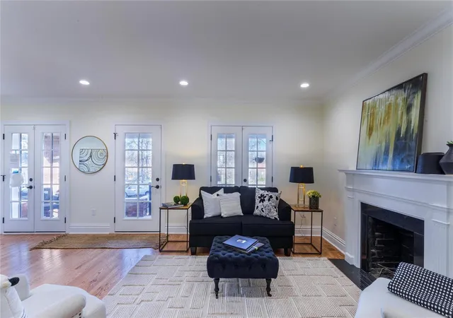 Photo 3 of Single family home for sale at 7206 Lindell Blvd, Saint Louis, MO 63130 | MLS# 24072525 | Listing updated on 2024-12-15